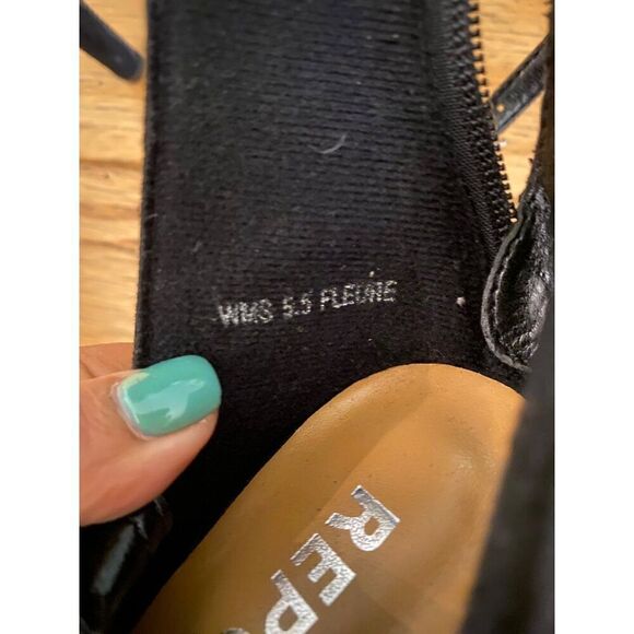 Report Fleure Black Suede Cutout High Heel Ankle Booties With Back Zipper sz 5.5 - Picture 9 of 9